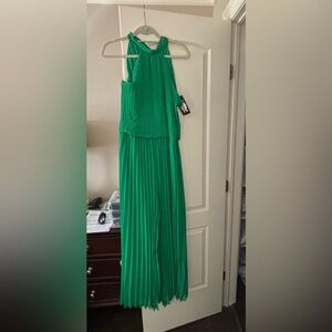 Chic Green Pleated Jumpsuit